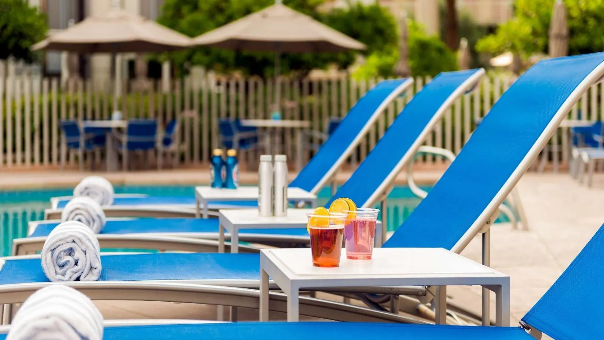 Doubletree Suites By Hilton Phoenix Hotel