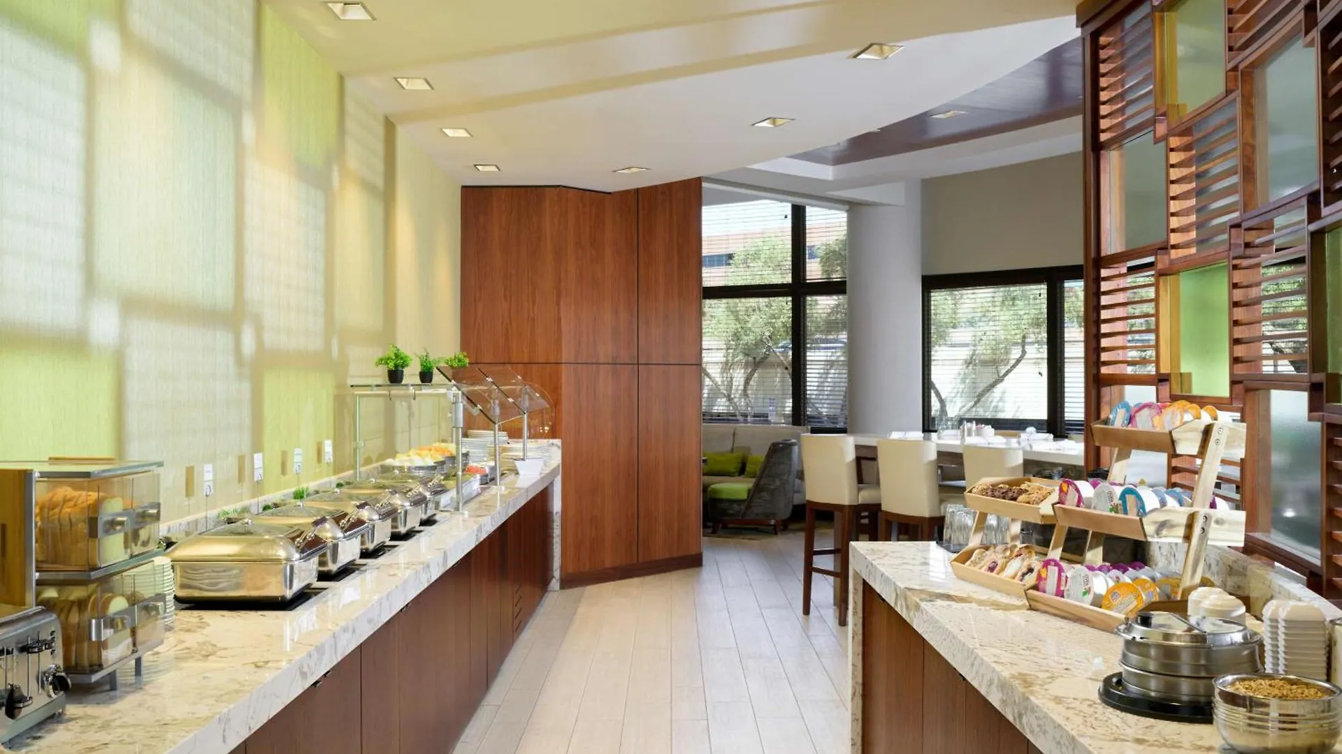 Doubletree Suites By Hilton Phoenix Hotel
