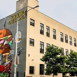 Ny Moore Hostal