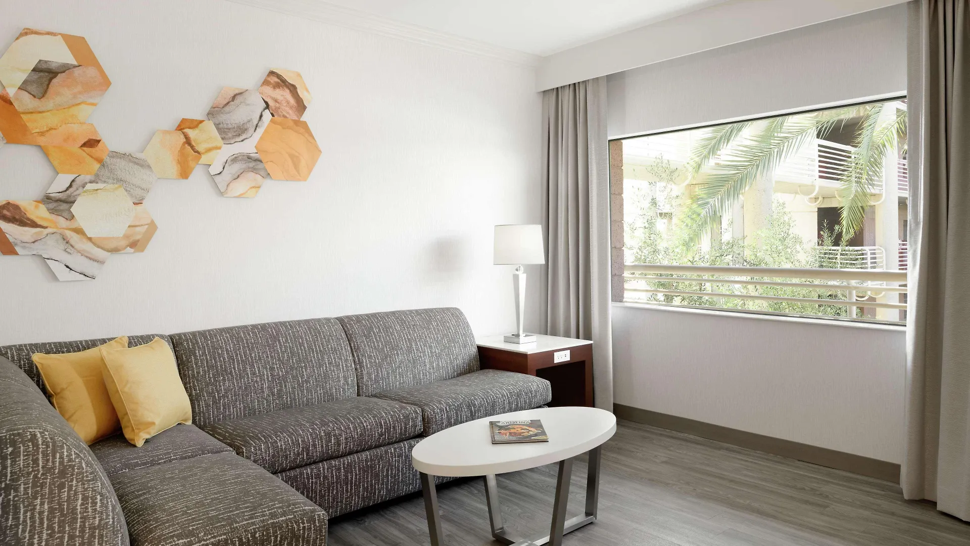 Hotel Doubletree Suites By Hilton Phoenix