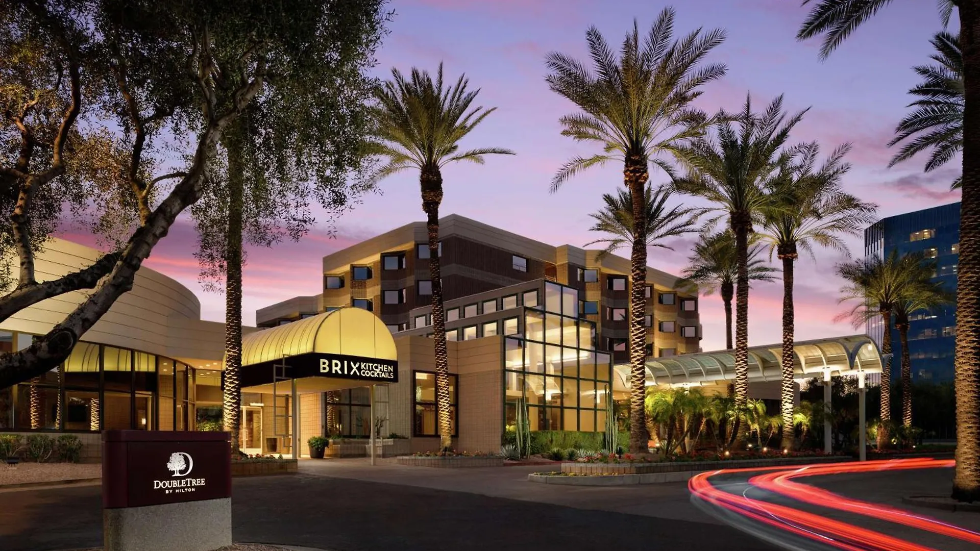 Doubletree Suites By Hilton Phoenix contacts