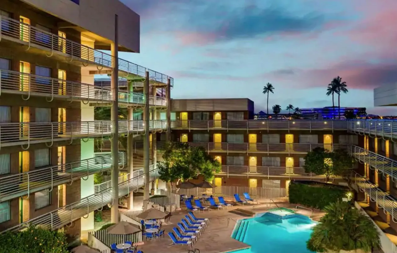 Hotel Doubletree Suites By Hilton Phoenix