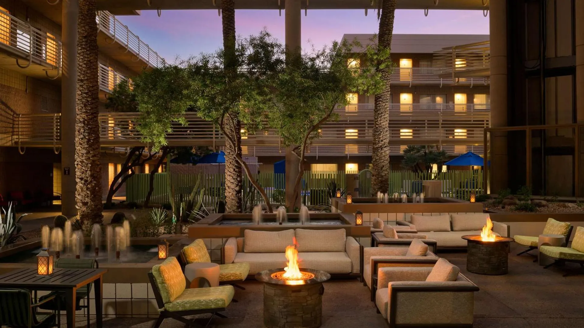Doubletree Suites By Hilton Phoenix